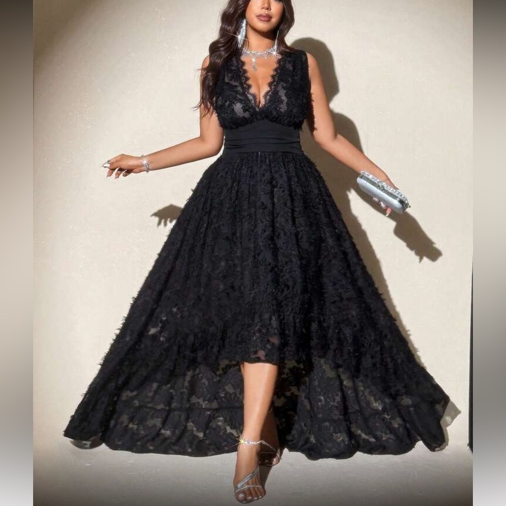 Elegant Black Lace Evening Dress